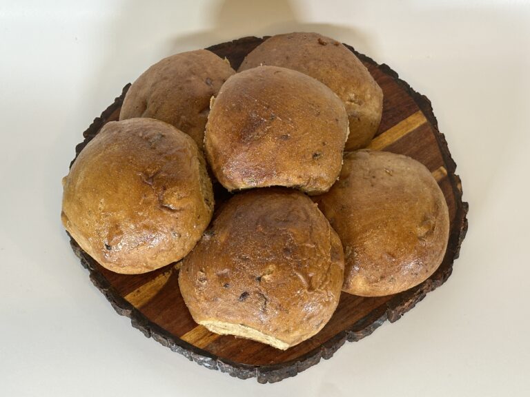 Creole/Coconut Spiced Buns (6 buns) Creole Spiced Bun